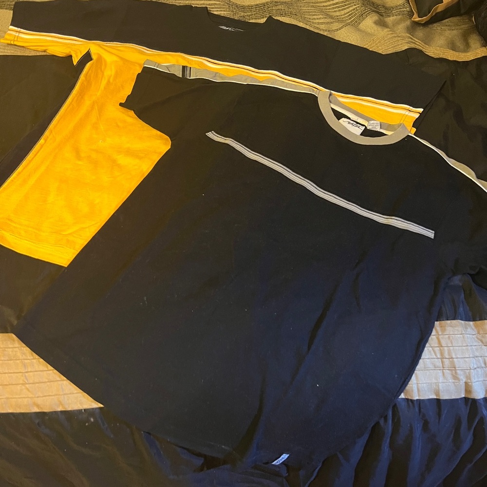 2 T-Shirts Black & Tan Black & Yellow